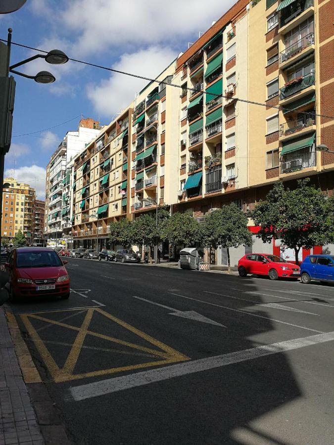 Centrico Apartamento En Valencia Proximo Parada De Metro Angel Guimera Exterior photo